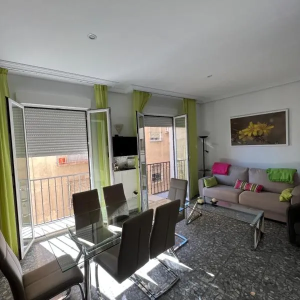 TORREPEREA- Piso completo, hotel en Jaén