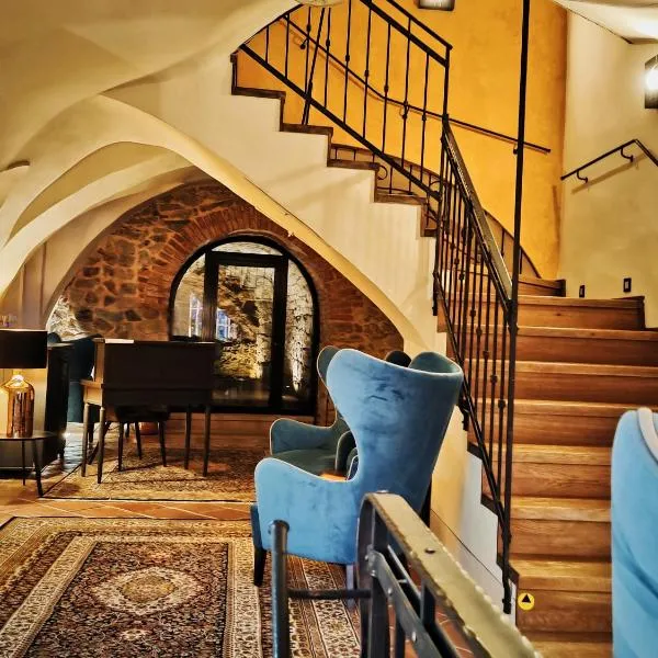 Hotel Glaus, hotel Selmecbányán