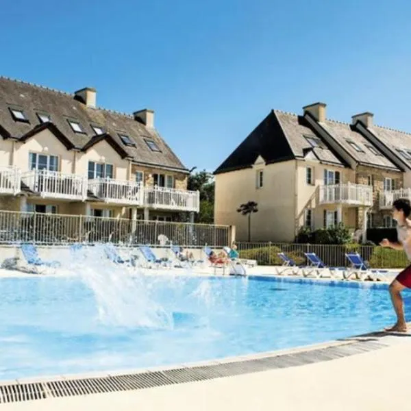 Résidence cap ocean port du Crouesty avec piscine, hotel v destinácii Arzon