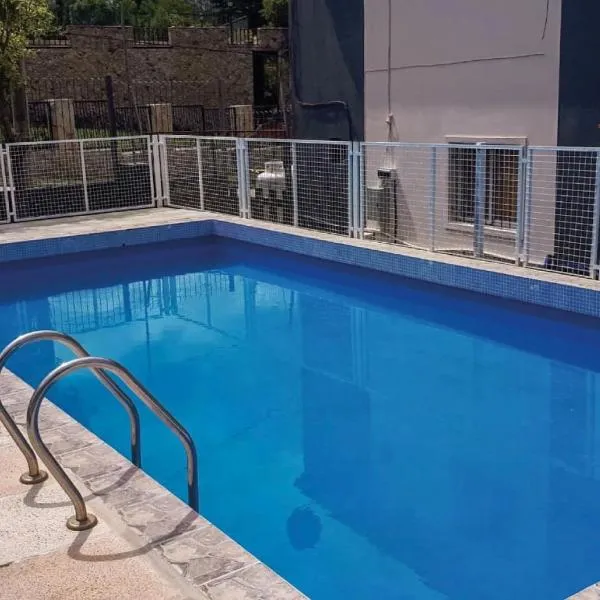Casa Villa del Lago, hotel in Villa Carlos Paz