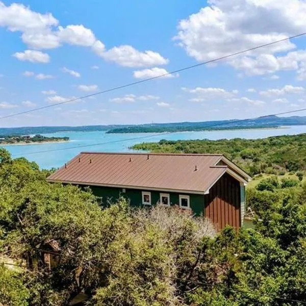 Canyon Lake Home with Breathtaking View, hotel a Spring Branch