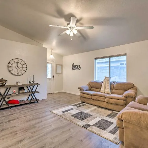 Kid-Friendly Kingman Home Near Parks and Dining, hotel v destinaci Kingman