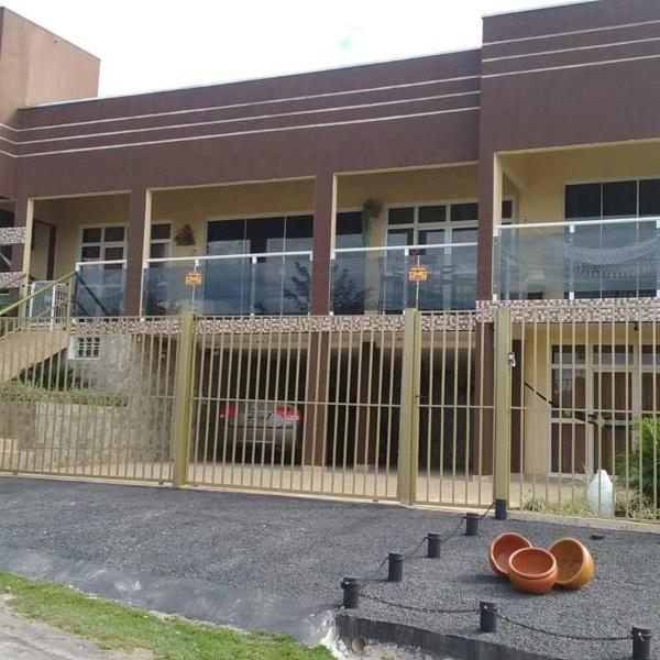 SOBRADO FRENTE P/LAGO COM PISCINA AQUECIDA