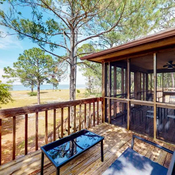 Coronado Cove Cottage, hotel di Dauphin Island