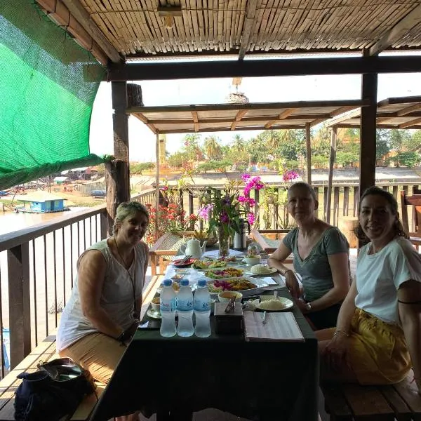 ST 63 Home Stay & Tour Kampong Khleang, hotel v destinaci Kâmpóng Khleăng