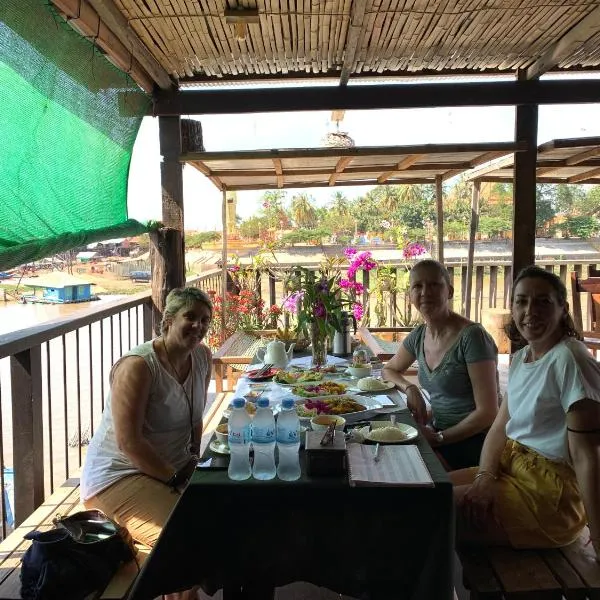 ST 63 Home Stay & Tour Kampong Khleang, hotel in Phumĭ Thlat
