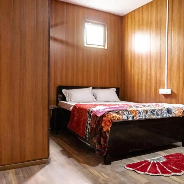 Mehra Cottage, hotel v destinaci Almora