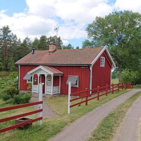 Året runt i väldigt härlig natur Bo på lantgård: Björkfors şehrinde bir otel
