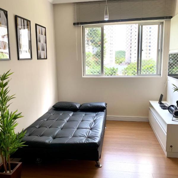 205- Apartamento 1 quarto suite, Encantador, amplo e decorado, mobiliario moderno, cozinha completa com utensílios , Excelente vista da cidade e localização privelegiada no bairro Bigorrilho , - Foto 5