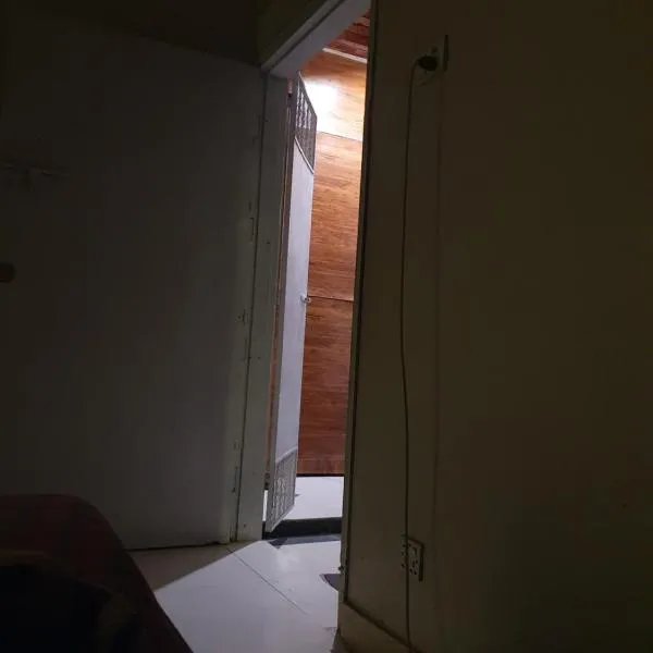 Dating service Guest House, khách sạn ở Karachi