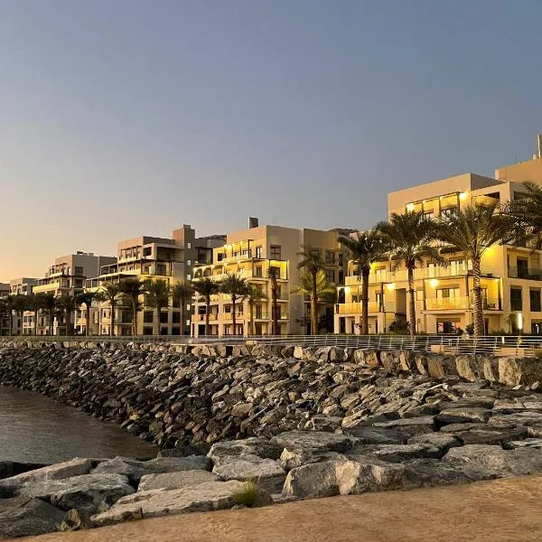 Address Beach Residence Fujairah – hotel w mieście Sharm