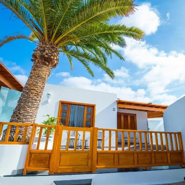 Luxury Villas Anjomacar, hotel di Teguise