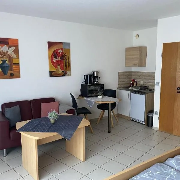 Appartement Am Sonnenhang Erdgeschoss, viešbutis mieste Bad Rotenfeldė