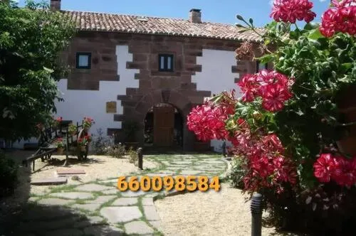 Hotel la Casona de Barrio, Alto Campoo, hotel in Barrio