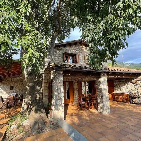 El Vilarot. La casa de piedra en la naturaleza., hotel v destinaci Girona
