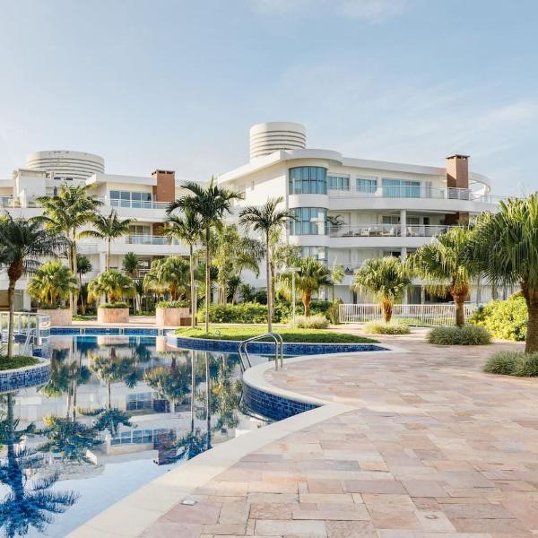 Cobertura em Resort Pé na Areia com Piscina Hidro