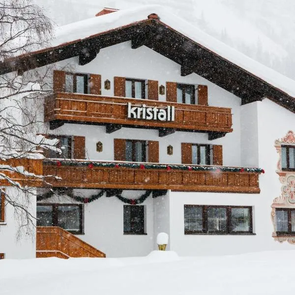 Hotel Kristall, hotel in Lech am Arlberg