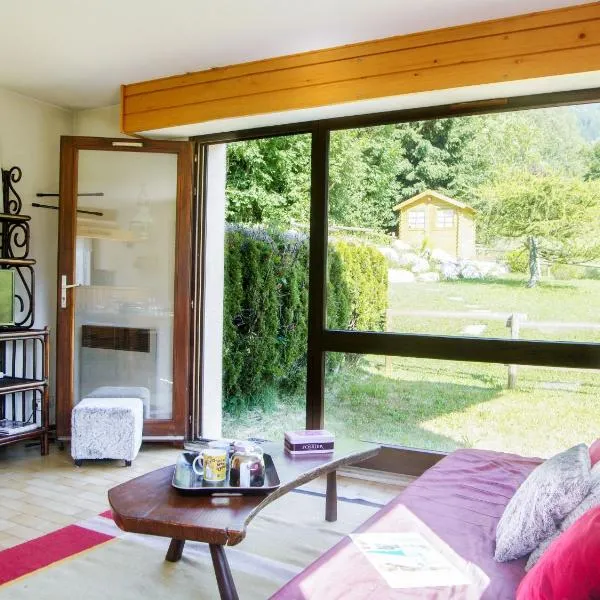Holiday Home Les Pelarnys by Interhome, hotel v destinaci Chamonix-Mont-Blanc