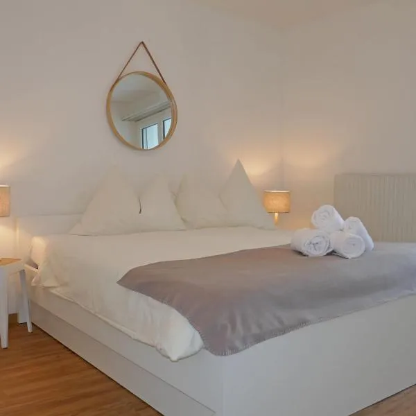 Apartment Chesa Ova Cotschna 306 by Interhome, hotel a Sankt Moritz