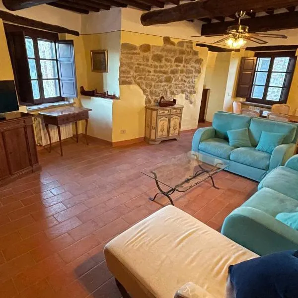 Castello di Gaiche, hotel en Collebaldo