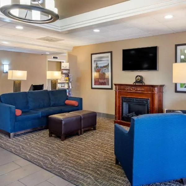 Comfort Inn & Suites, hotel en Staunton