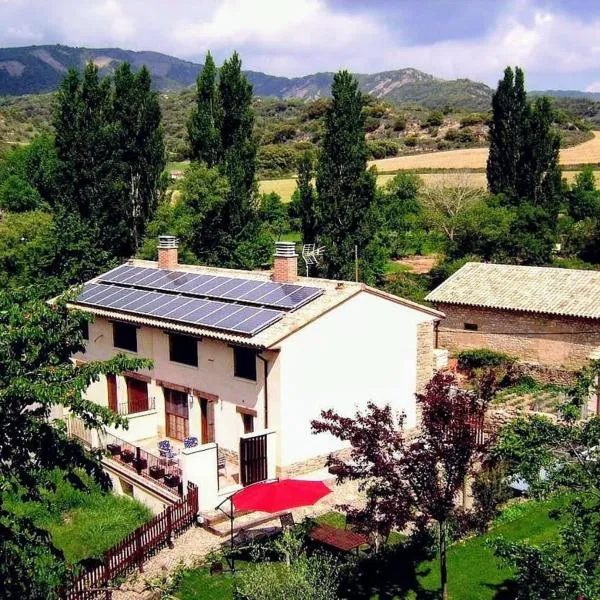 Casa Rural Las Lezas, hotel in Fuencalderas