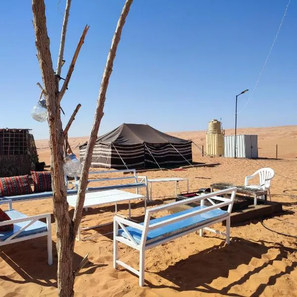 Bidiya Dunes camp مخيم بدية ديونز, hotell sihtkohas Al Wāşil