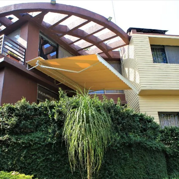Karjat Villa (3 BHK) With Garden Amidst Nature, hotel v destinaci Karjat