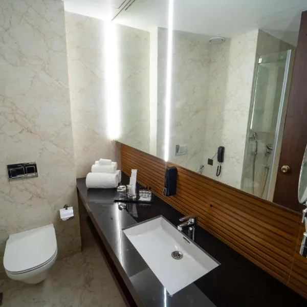 Essentia Luxury Hotel Indore photo 2