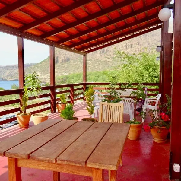 Apartment with sea view near the beach and the village center!, hotel in Tarrafal