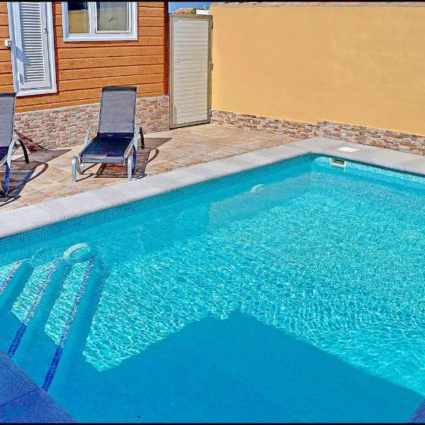 Bungalow con piscina privada, hotel en Conil de la Frontera