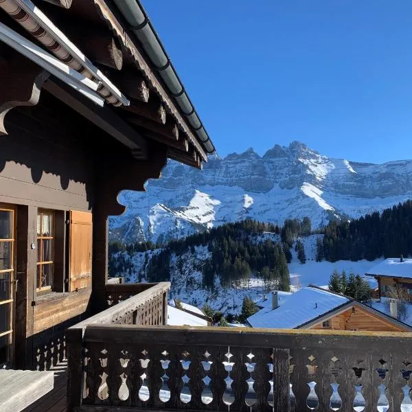 Chalet à la montagne, hotel en Champoussin