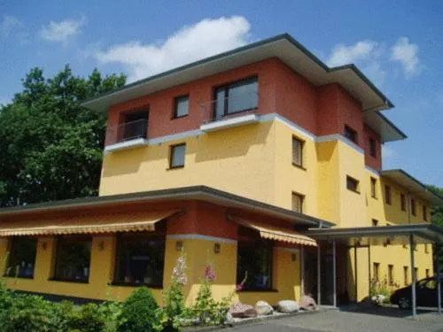 Hotel Friedrichs, hotel em Neumünster