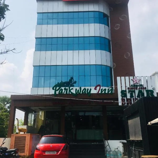 Hotel ParkwayInn, hotel en Navalur