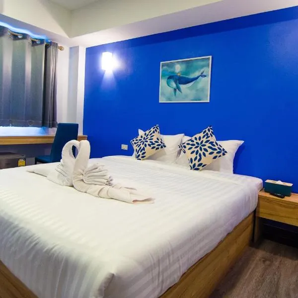 Bleu Marine Sattahip Hotel, hotel in Ban Samae San