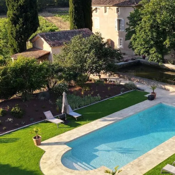 Domaine Les Mûriers, hotel v destinaci Brignoles