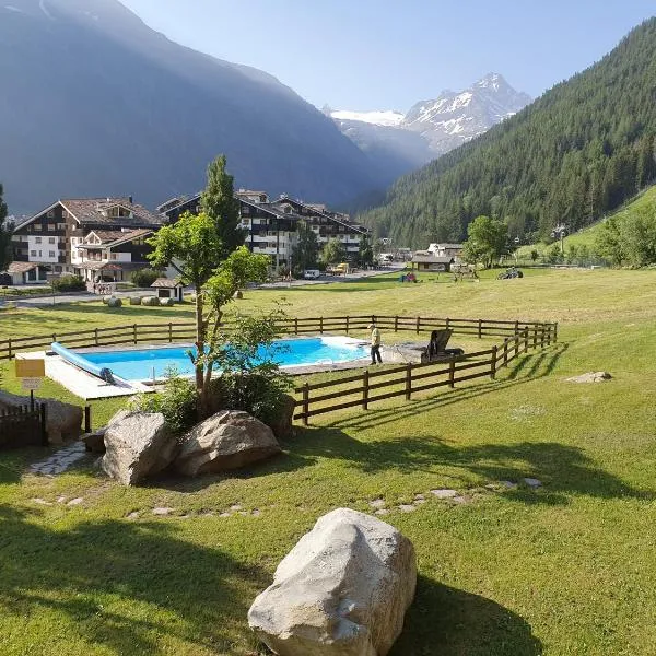 Appartamento condominio Ametista - La Thuile, hotel en La Thuile