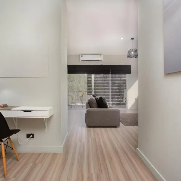 Studio 365 Serviced Apartments, hotel v destinaci Chiang Mai