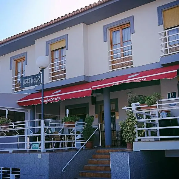 LAS GLORIAS, hotel Torre de Santa Maríában