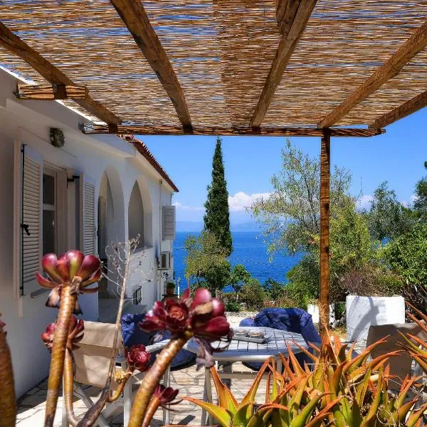 New! PaxosWhite Sea View Apartments & Studios!, hotel v destinaci Gaios
