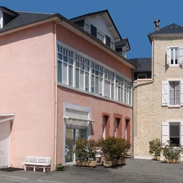 Résidence Ana, hotel v destinaci Bagnères-de-Bigorre
