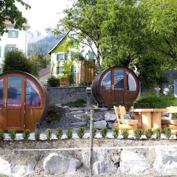 Schlaf-Fass Jenins, hotel v destinaci Jenins