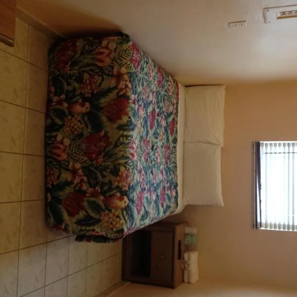 Collins Avenue Hostel, hotel en Miami Beach