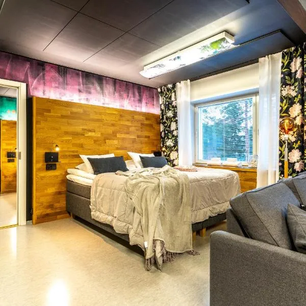 Time Rooms Sairaala Novan vieressä, hotel Nyrölä városában