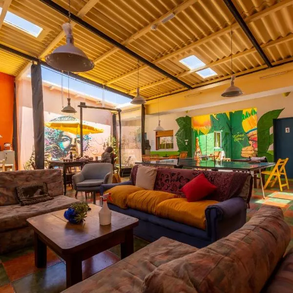 Del Barcito Hostel and Suites, hotel in Punta del Este