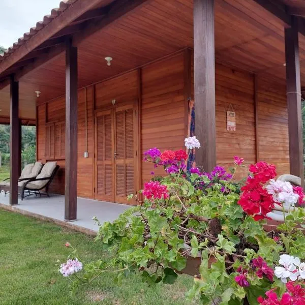 Caminhos da Serra do Tabuleiro - Chalé Araucária, hotel v destinaci São Bonifácio