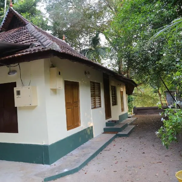 The Mana-Heritage stay - Chengazhimattam Mana, hotel v destinaci Kottayam