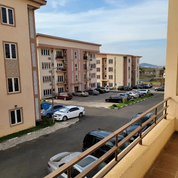 Beautiful Studio Apartment with Wi-Fi, Netflix, PlayStation 4, Kitchen, Supermarket, Pharmacy & Laundry, hotel v destinaci Abudža