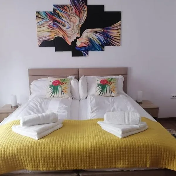 Happy House, hotel v destinaci Hunedoara