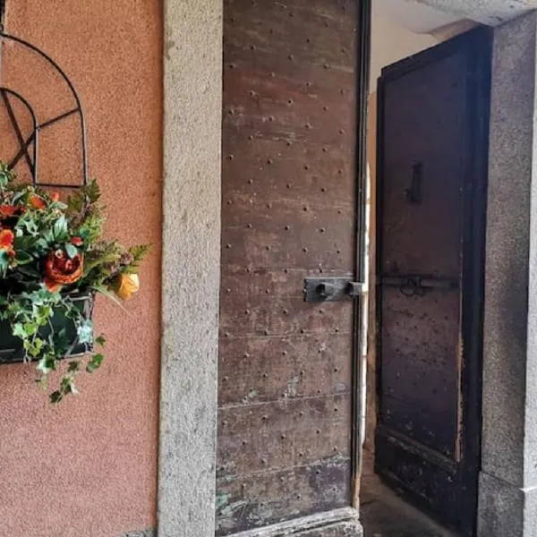 POETI&MISùLTIN. POESIA E VACANZA SUL LAGO, hotel v destinácii Menaggio